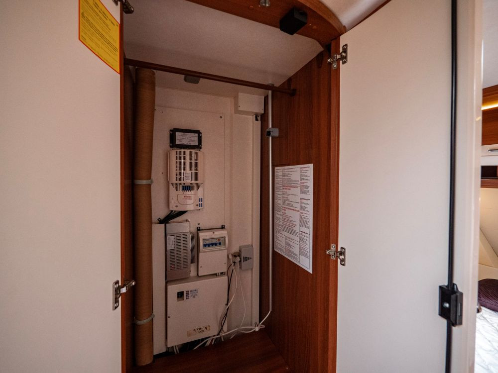 Hobby-560 UL *Långbäddar *Förtält-(2016)-2951248