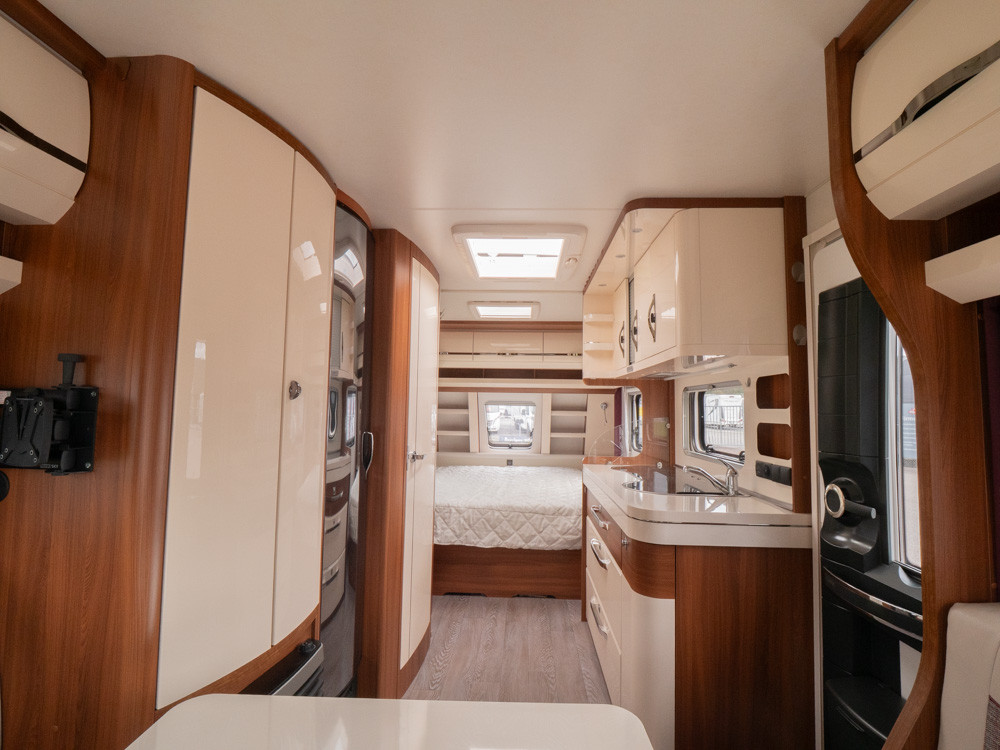 Hobby-540 UFF EXCELLENT *Queenbädd *Förtält-(2018)-2915639