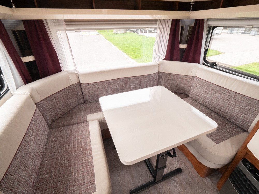 Hobby-540 UFF EXCELLENT *Queenbädd *Förtält-(2018)-2915640