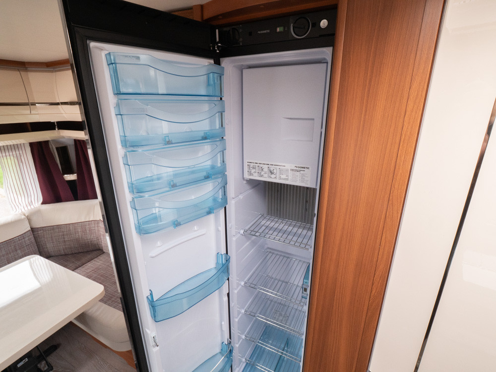 Hobby-540 UFF EXCELLENT *Queenbädd *Förtält-(2018)-2915644