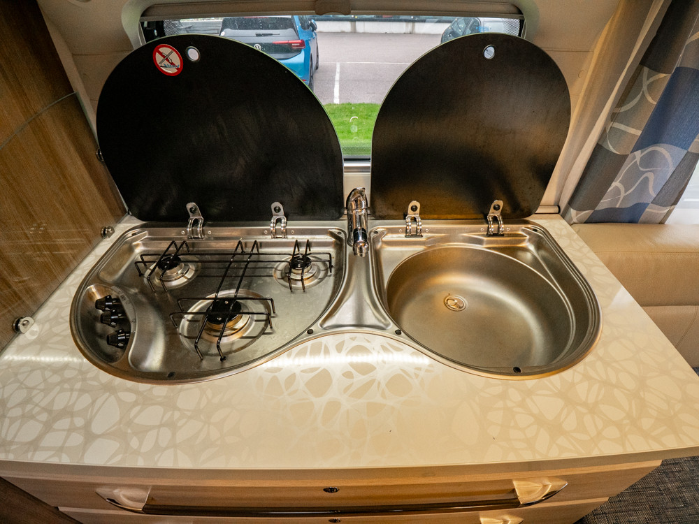 Hobby-560 FFE DE LUXE *Förtält *Dubbelbädd *Truma-(2014)-2928848