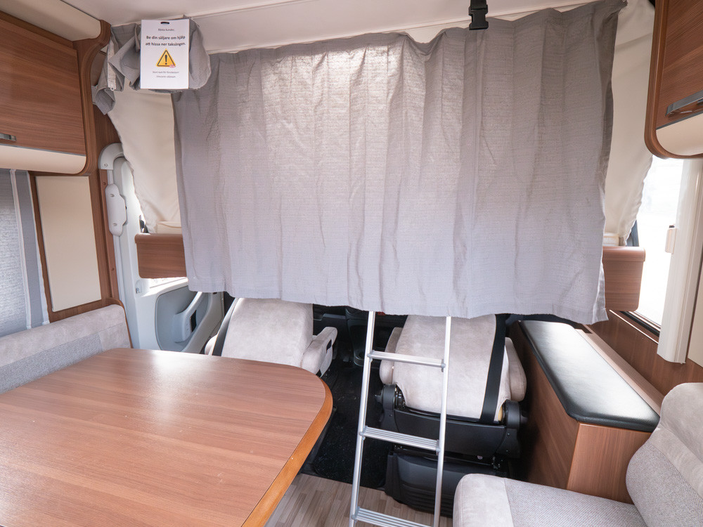 LMC-I 730 *Solcell *Queenbed *B-körkort-(2015)-2945608