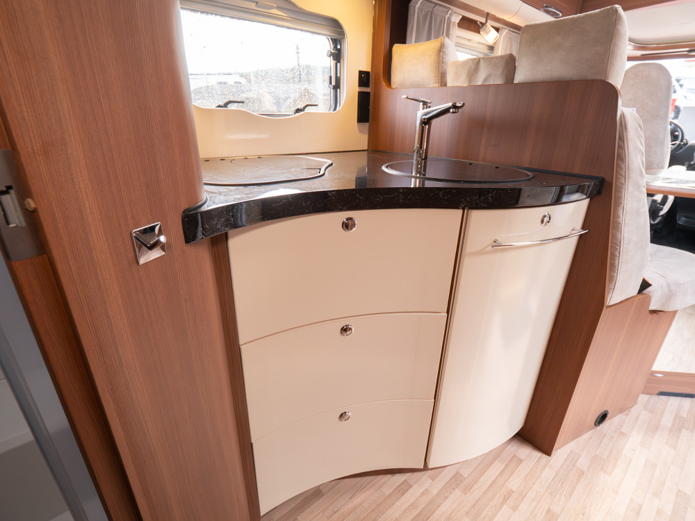 LMC-I 730 *Solcell *Queenbed *B-körkort-(2015)-2945601