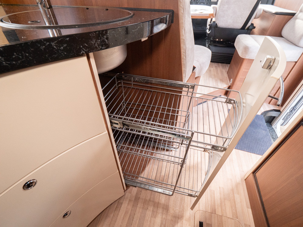 LMC-I 730 *Solcell *Queenbed *B-körkort-(2015)-2945602