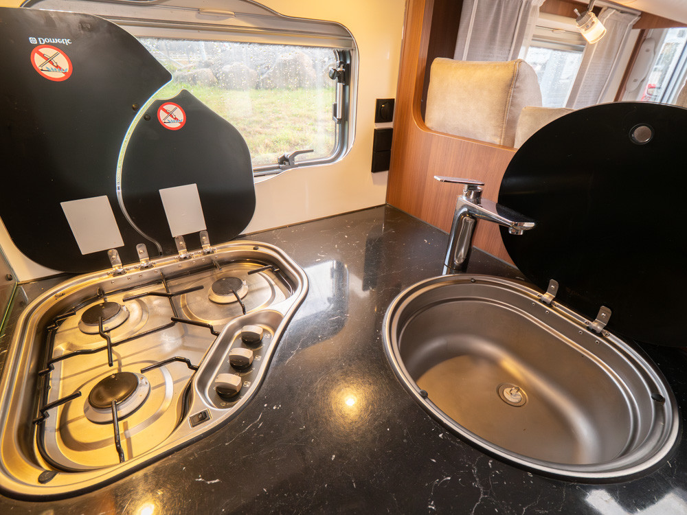 LMC-I 730 *Solcell *Queenbed *B-körkort-(2015)-2945603