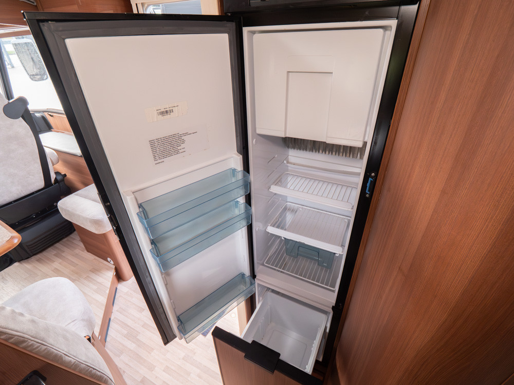 LMC-I 730 *Solcell *Queenbed *B-körkort-(2015)-2945604