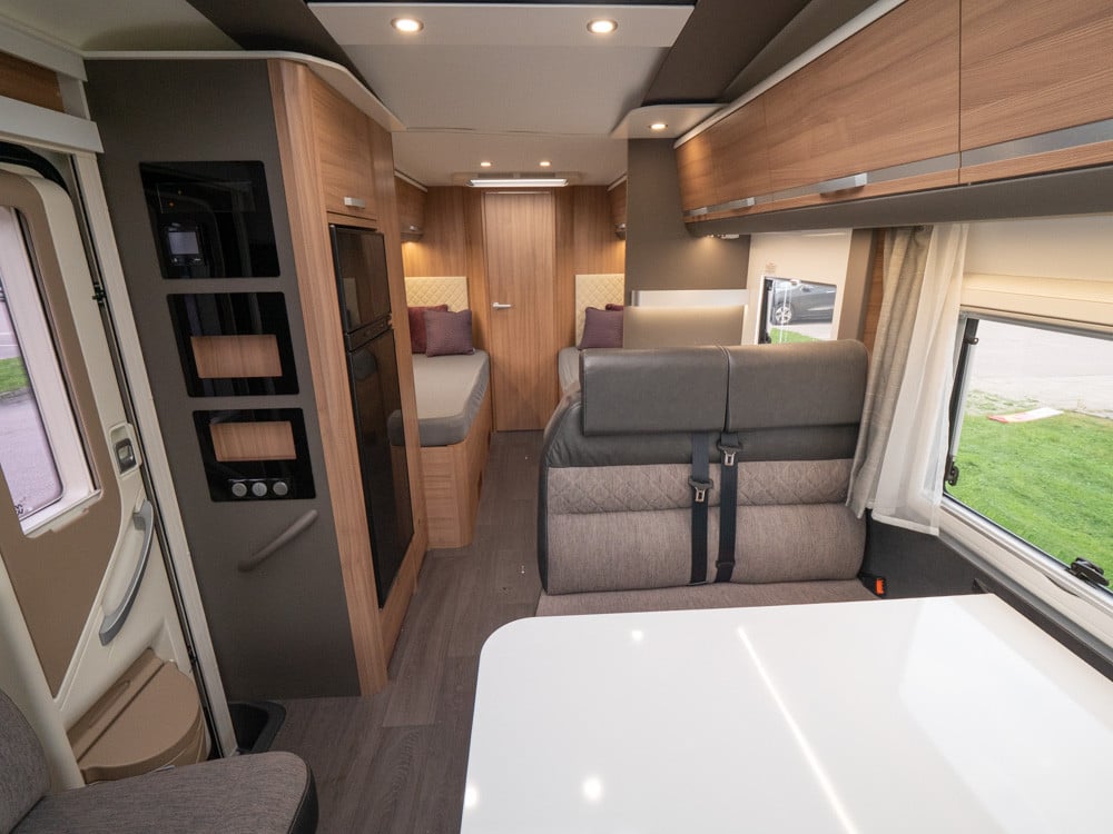 Adria-CORAL 670SLT *Långbäddar *Alde *Solcell-(2019)-2918411