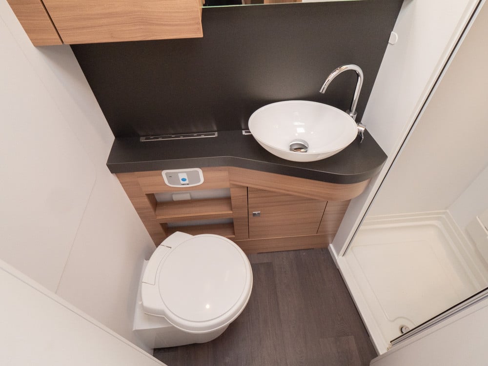 Adria-CORAL 670SLT *Långbäddar *Alde *Solcell-(2019)-2918422