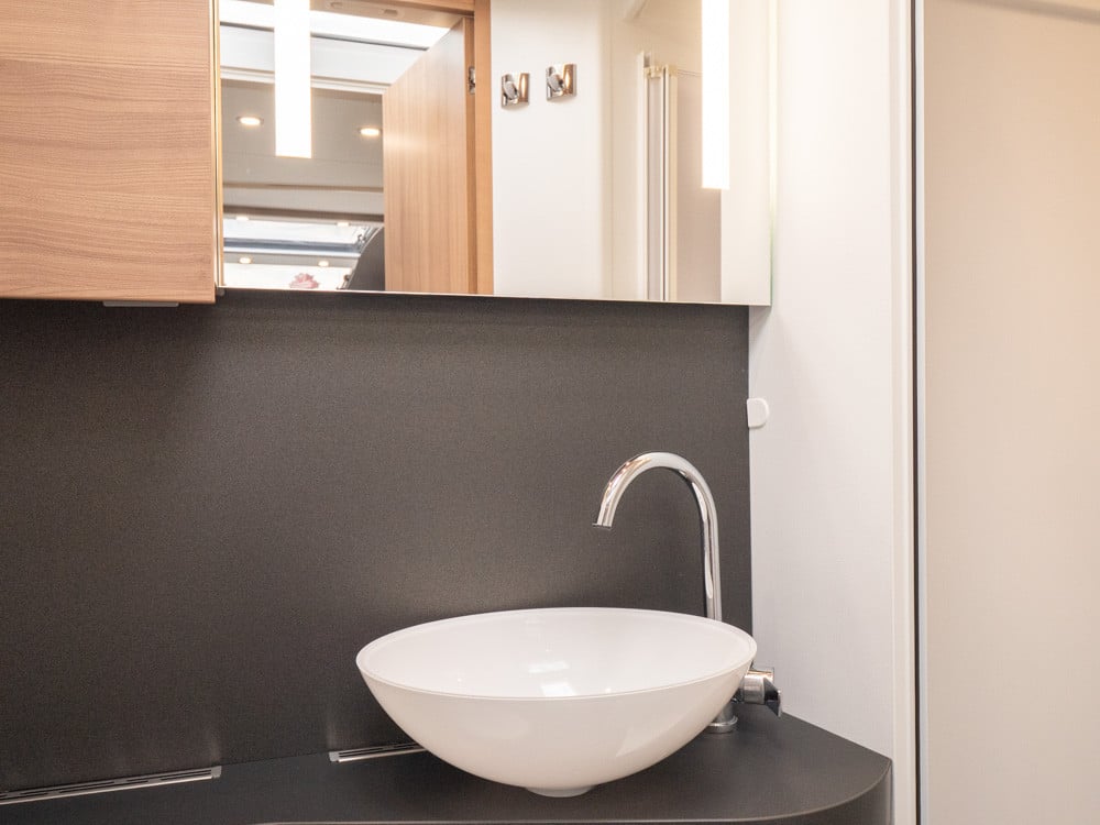 Adria-CORAL 670SLT *Långbäddar *Alde *Solcell-(2019)-2918423
