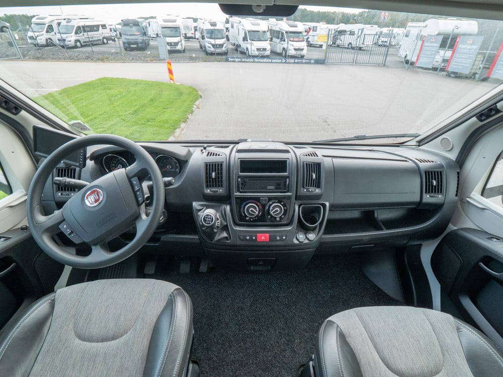 Adria-CORAL 670SLT *Långbäddar *Alde *Solcell-(2019)-2918425
