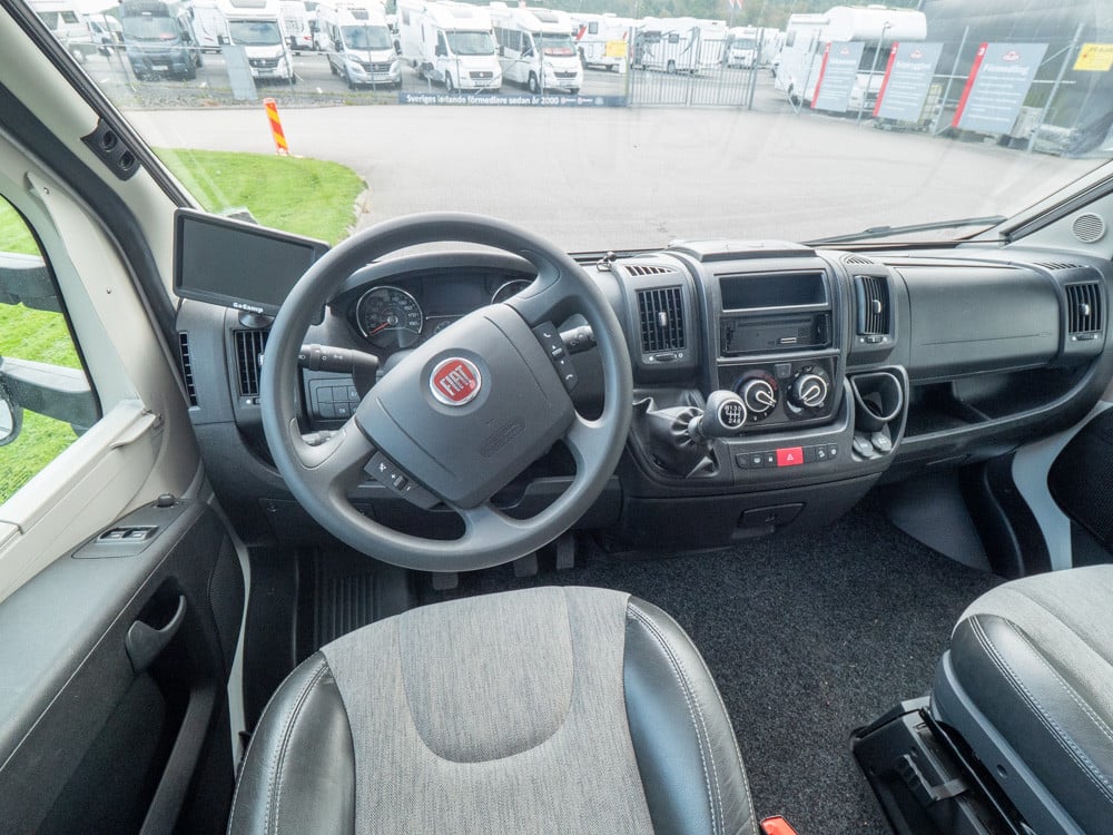 Adria-CORAL 670SLT *Långbäddar *Alde *Solcell-(2019)-2918426