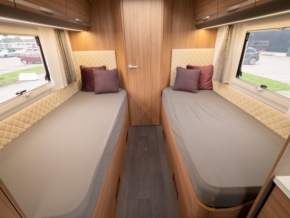 Adria-CORAL 670SLT *Långbäddar *Alde *Solcell-(2019)-2918417