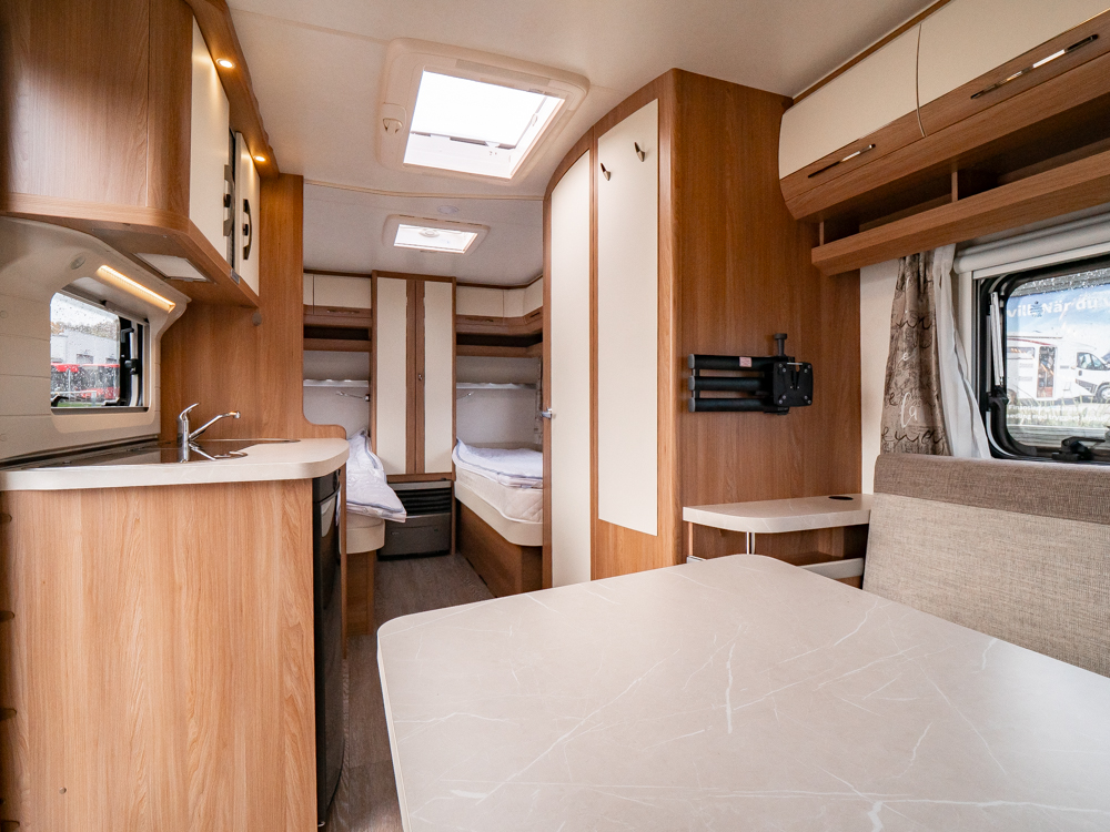 Hobby-460 LU DE LUXE *Långbäddar *1300kg-(2019)