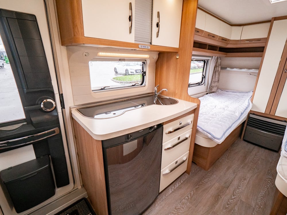 Hobby-460 LU DE LUXE *Långbäddar *1300kg-(2019)