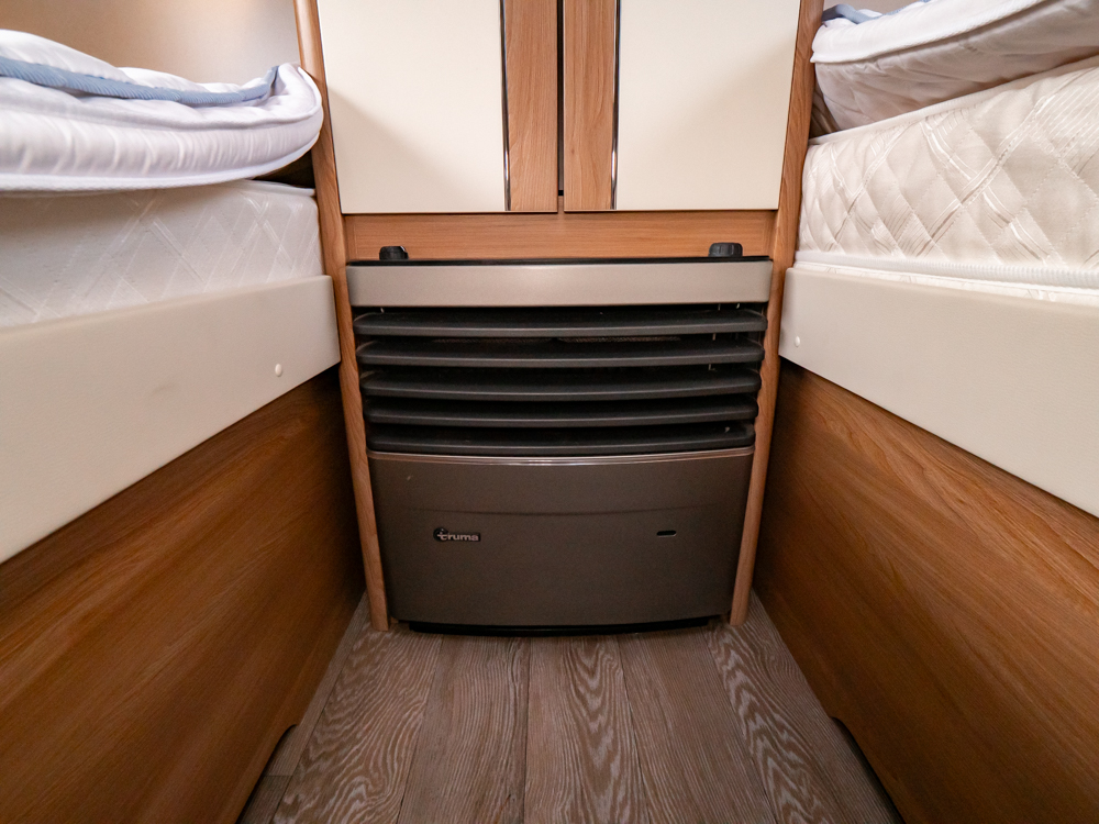 Hobby-460 LU DE LUXE *Långbäddar *1300kg-(2019)