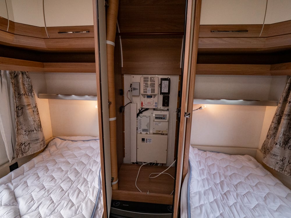 Hobby-460 LU DE LUXE *Långbäddar *1300kg-(2019)