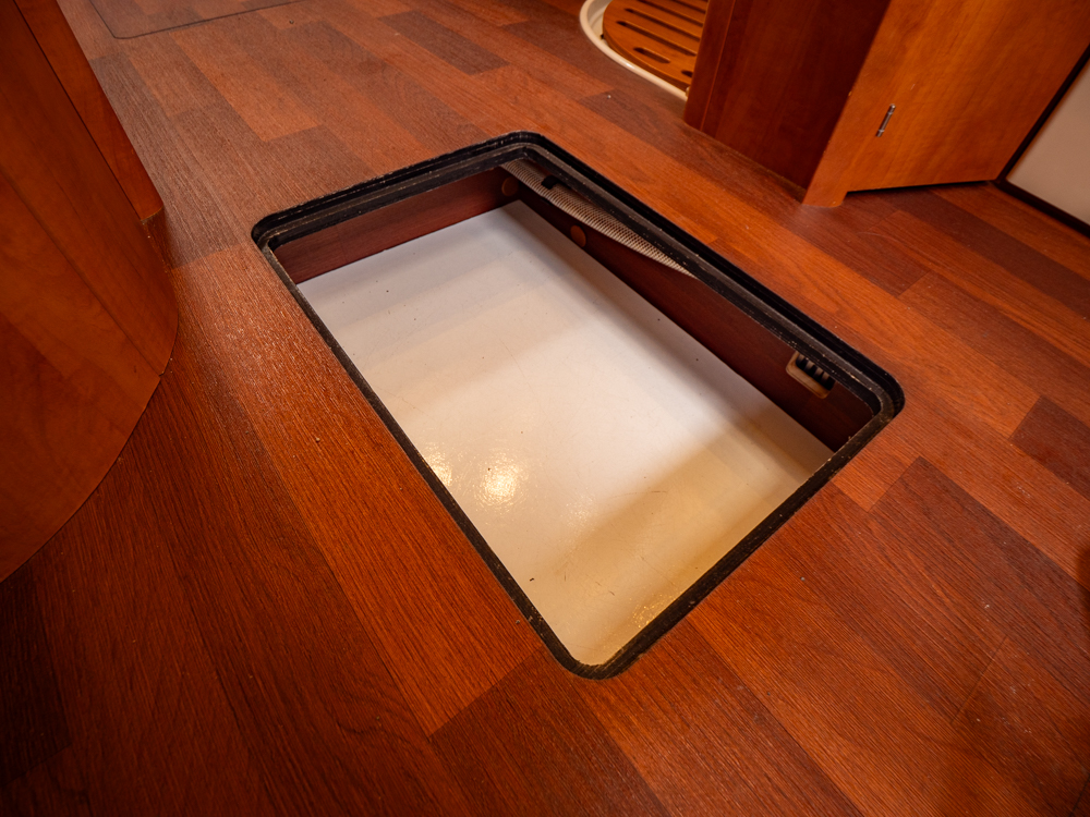 Carthago-CHIC C-LINE XL 5,5 LE *Långbäddar *Kamkedja-(2014)