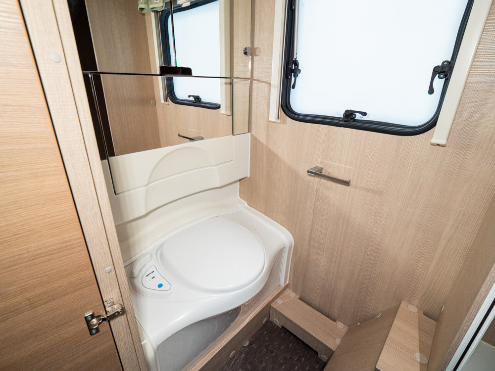 Adria-ADORA 753 UC *Queenbädd *ALDE-(2017)-2970379