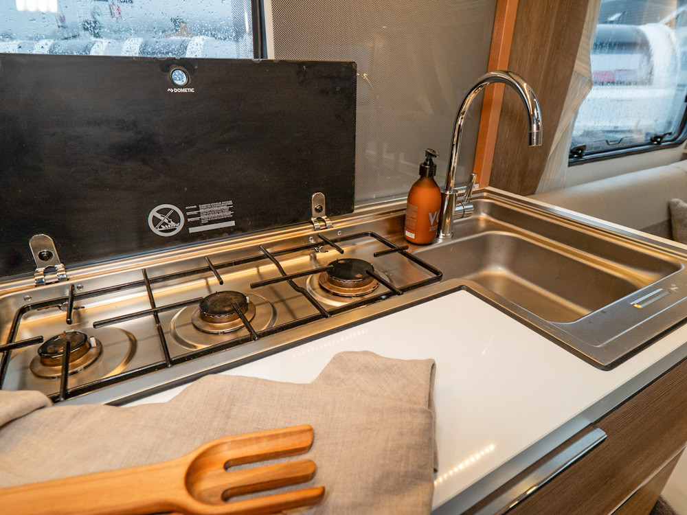 Adria-ADORA 753 UC *Queenbädd *ALDE-(2017)-2970372