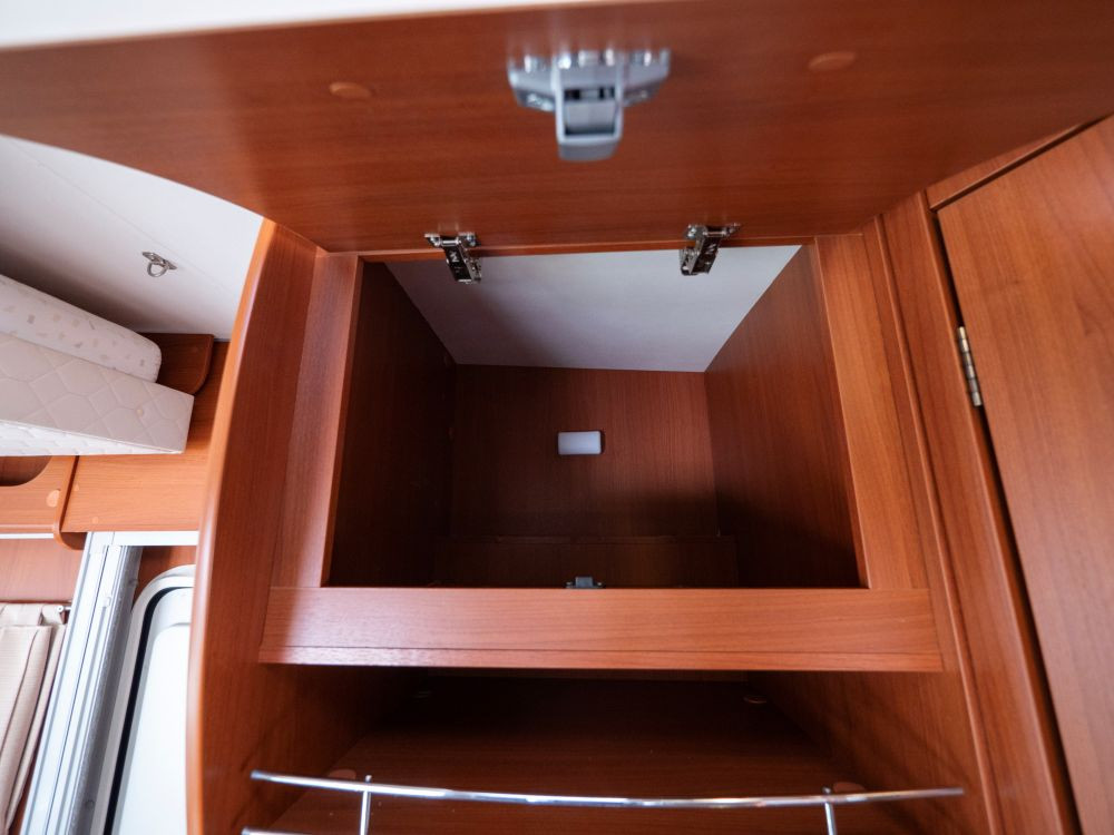 McLouis-MC4-32 *Toalett bak *Taksäng *Truma-(2012)-2954996