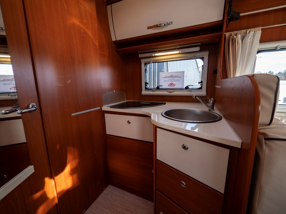 McLouis-MC4-32 *Toalett bak *Taksäng *Truma-(2012)-2954990