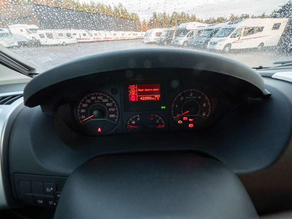 Carthago-Van 640 LE *Automat *Långbäddar *Solcell-(2018)-2969845