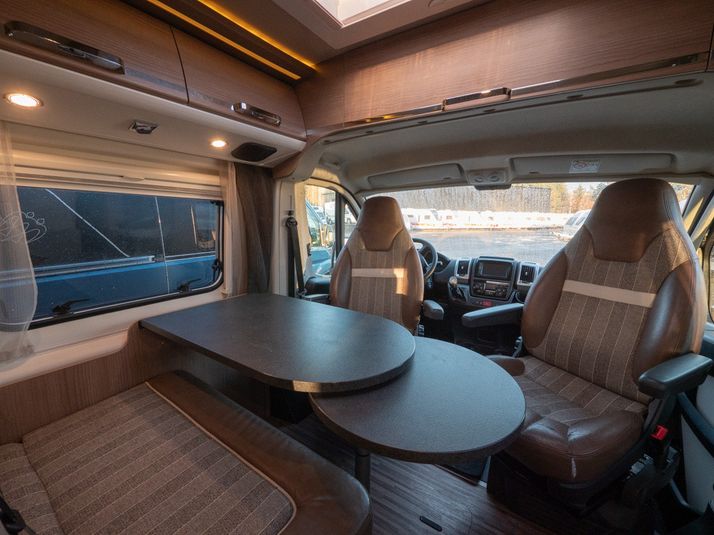 Carthago-Van 640 LE *Automat *Långbäddar *Solcell-(2018)-2969830