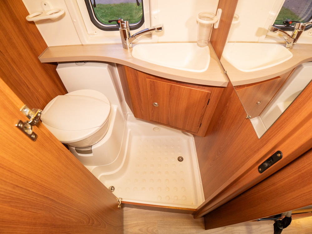 Knaus-Van tourer *Automat *Solcell-(2016)-2973389