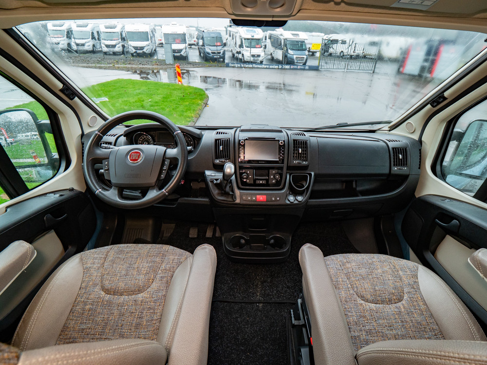 Knaus-Van tourer *Automat *Solcell-(2016)-2973391