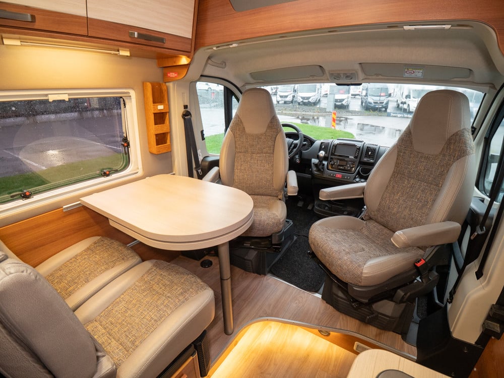 Knaus-Van tourer *Automat *Solcell-(2016)-2973380