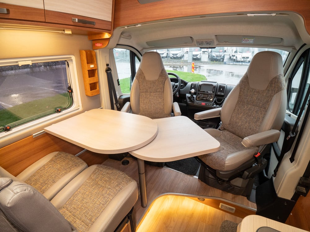 Knaus-Van tourer *Automat *Solcell-(2016)-2973381