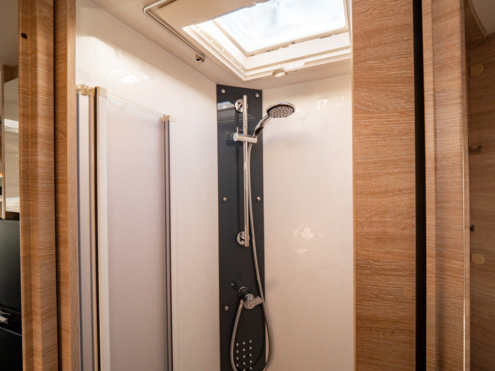 Rapido-8096 DF *Queenbädd *AC bodel *Automat-(2021)-2956635