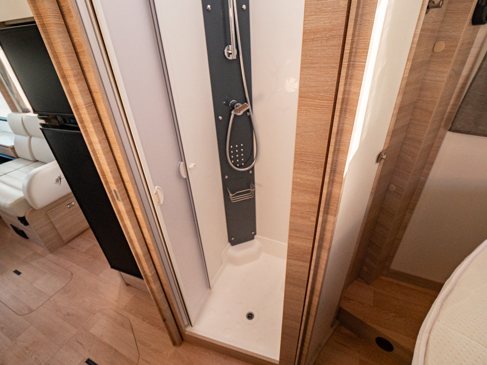 Rapido-8096 DF *Queenbädd *AC bodel *Automat-(2021)-2956636