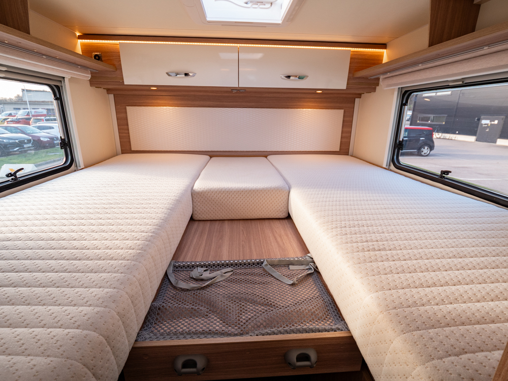 Bürstner-Lyseo 727 *Långbädd *Taksäng *Truma-(2020)