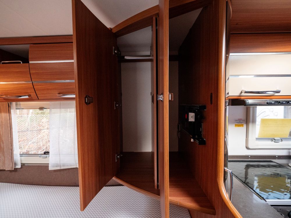 Adria-ALPINA 743 UK *Barnkammare *Alde-(2010)