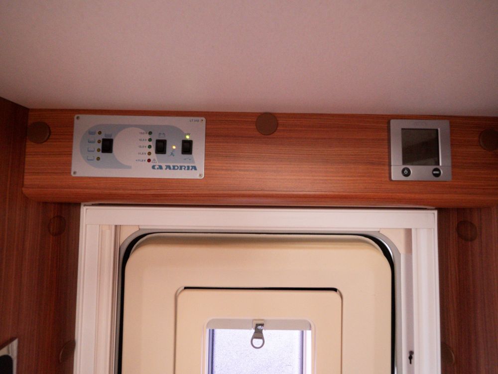 Adria-ALPINA 743 UK *Barnkammare *Alde-(2010)