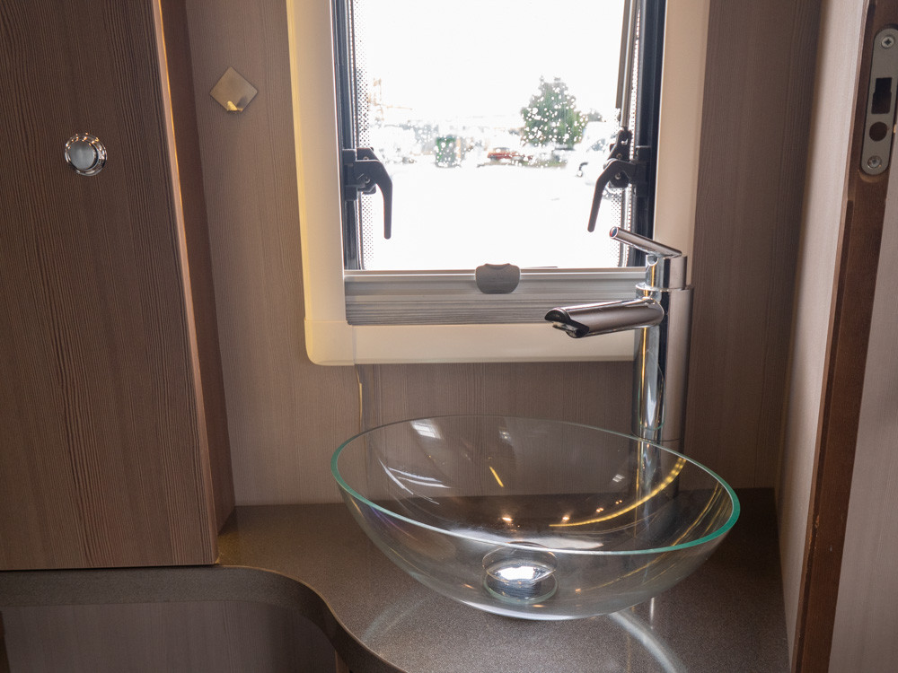 Adria-SUPER SONIC I 701 SC *Alde *Solcell *Kamkedja-(2016)-3003108