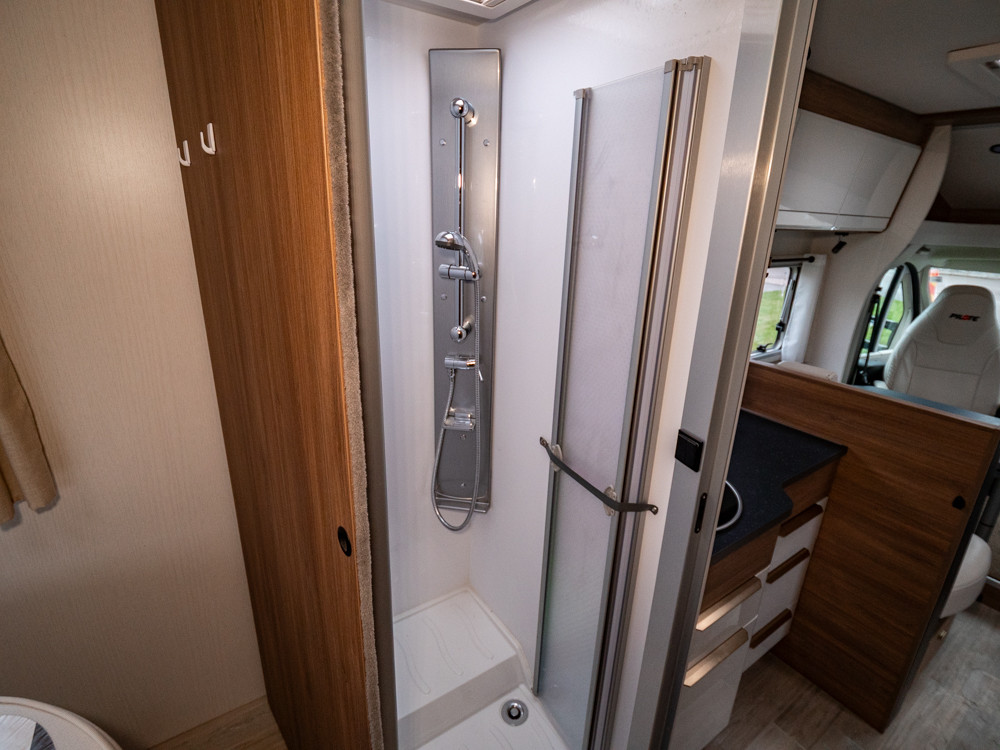 Pilote-Pacific 740 C Evidence *Queenbädd *Automat-(2021)-3009276