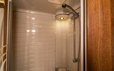 Bürstner-ELEGANCE *Queenbädd *3500kg *Solcell-(2010)-2992659