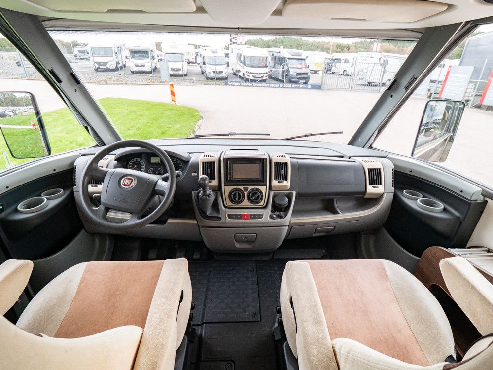 Bürstner-ELEGANCE *Queenbädd *3500kg *Solcell-(2010)-2992662