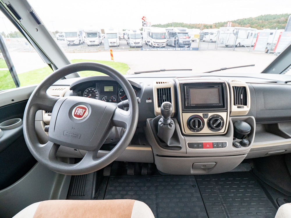 Bürstner-ELEGANCE *Queenbädd *3500kg *Solcell-(2010)-2992663