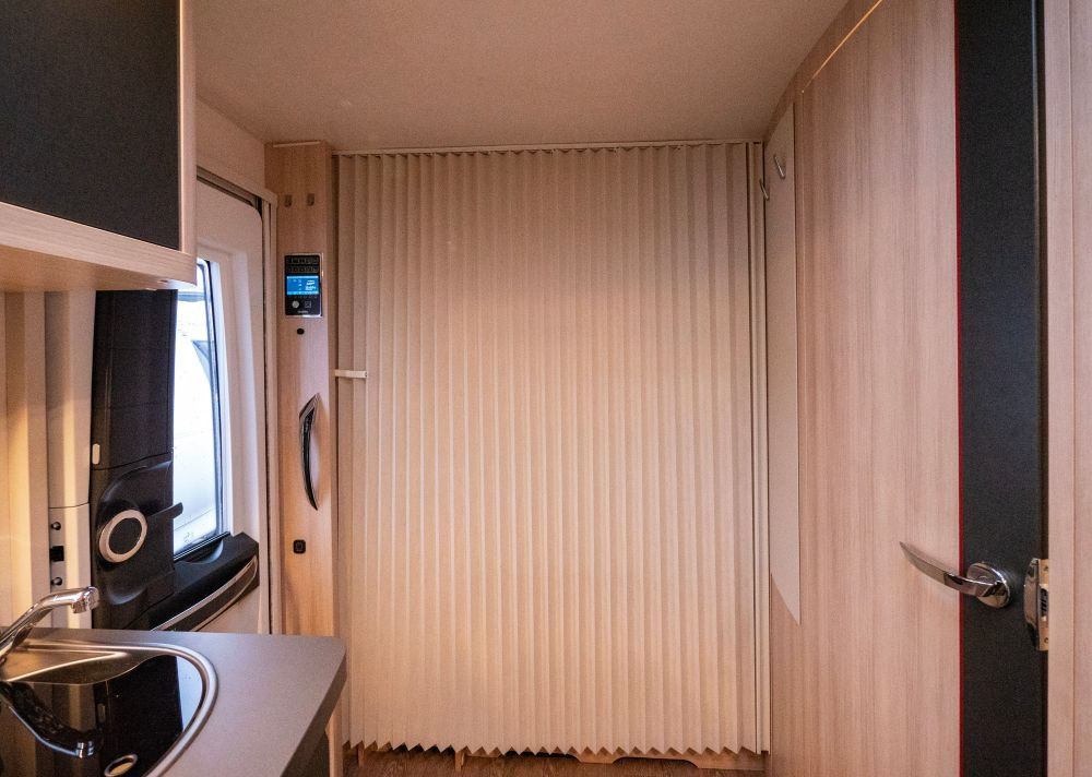 Hobby-HOBBY 490KMF DELUXEEDI *Barnkammare *Truma-(2021)-3001542