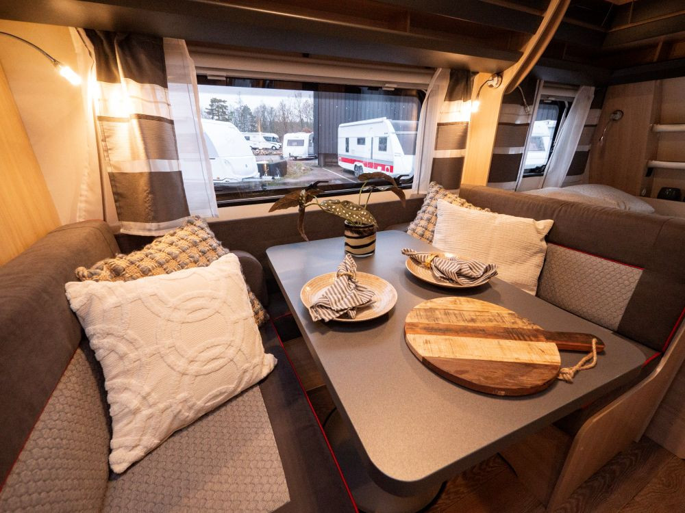 Hobby-HOBBY 490KMF DELUXEEDI *Barnkammare *Truma-(2021)-3001533