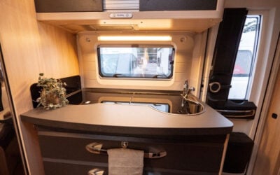 Hobby-HOBBY 490KMF DELUXEEDI *Barnkammare *Truma-(2021)-3001535