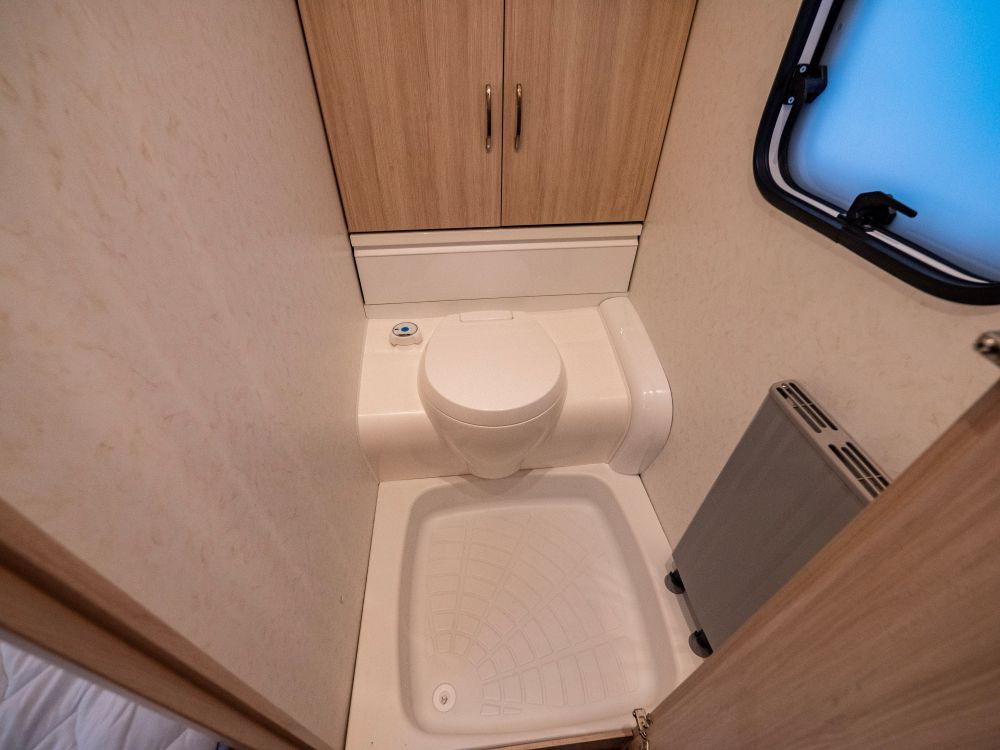 Hobby-650 KMFE DE LUXE EDI *Barnkammare *Alde-(2018)-3006978