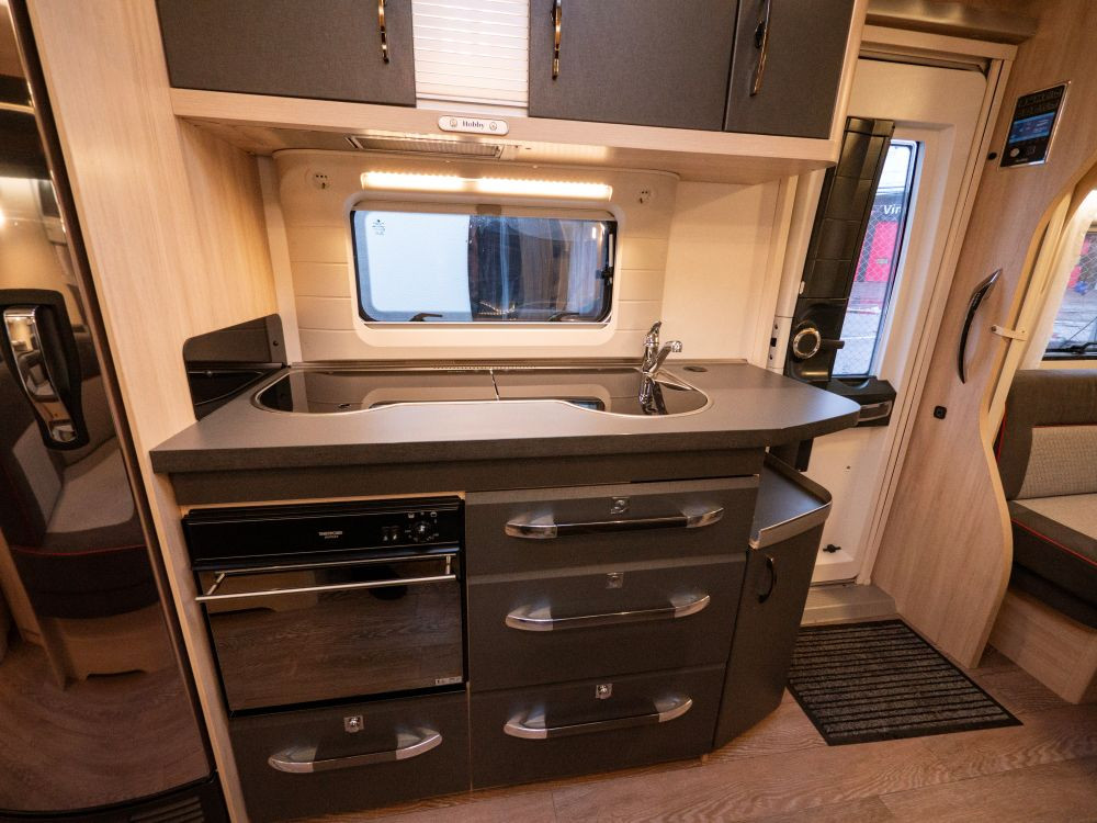 Hobby-650 KMFE DE LUXE EDI *Barnkammare *Alde-(2018)-3006966