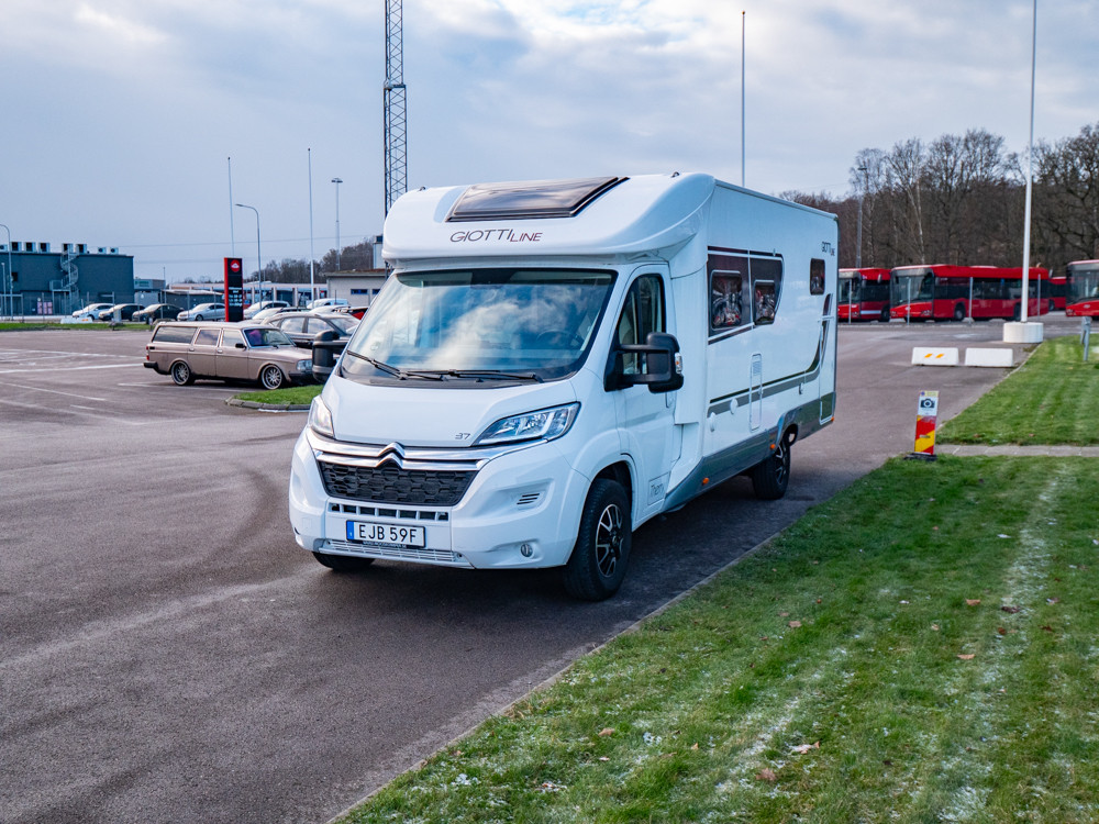 Giottiline-T 37 *B-körkort *Långbäddar *Taksäng-(2021)-2995403