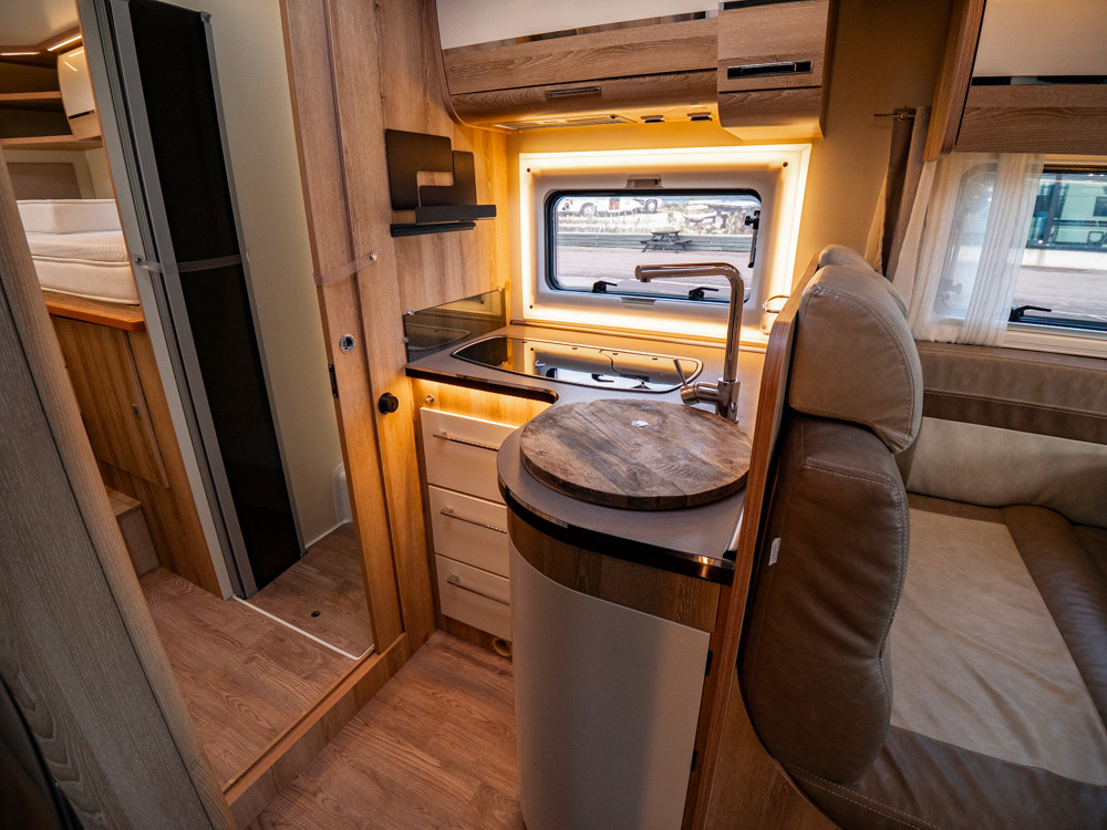 Giottiline-T 37 *B-körkort *Långbäddar *Taksäng-(2021)-2995385