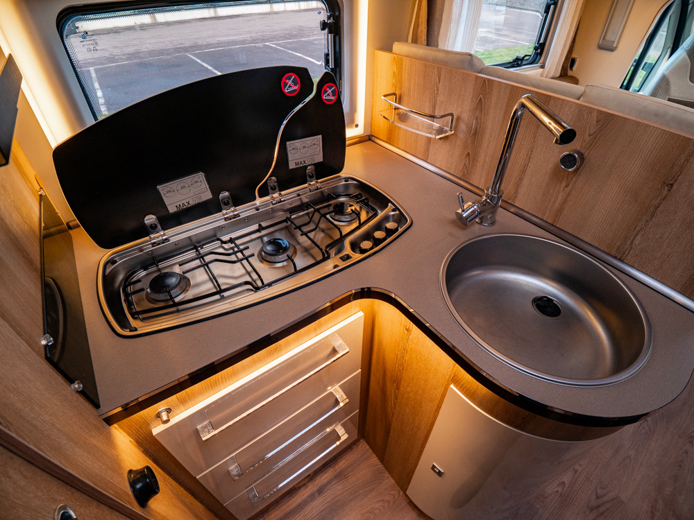 Giottiline-T 37 *B-körkort *Långbäddar *Taksäng-(2021)-2995386