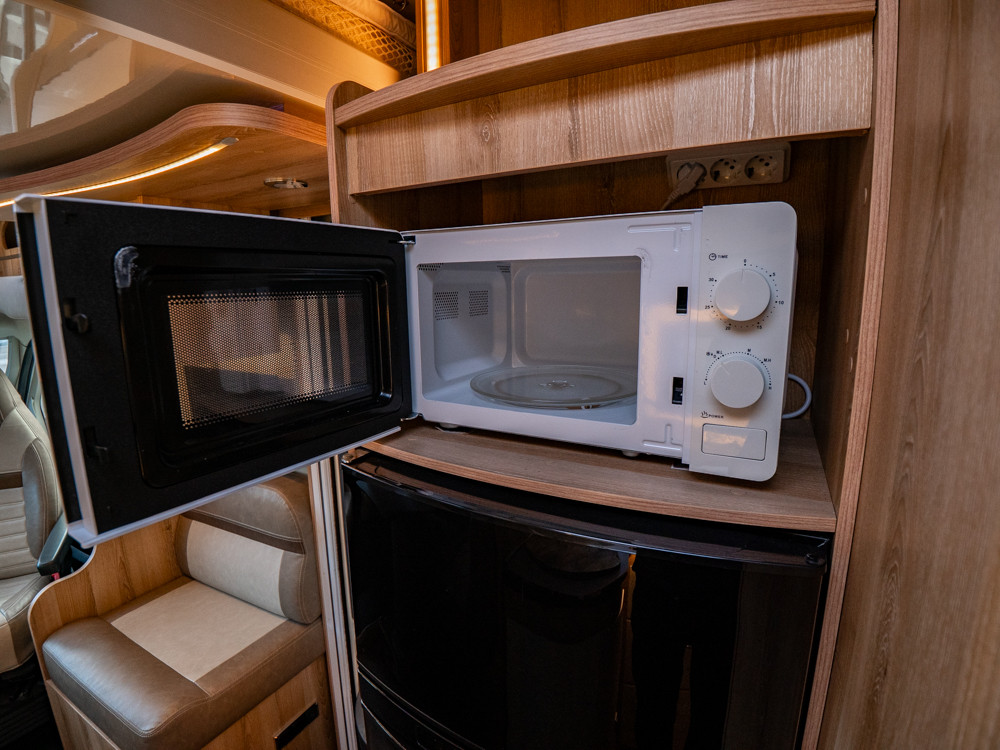 Giottiline-T 37 *B-körkort *Långbäddar *Taksäng-(2021)-2995388